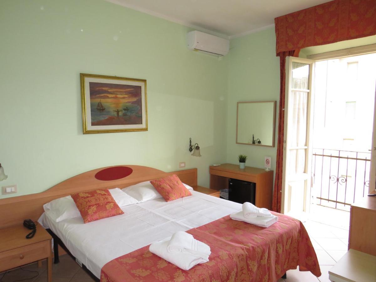 Hotel Massimo Viareggio Esterno foto
