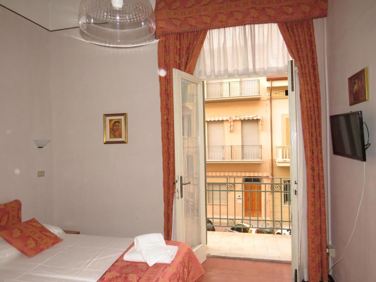 Hotel Massimo Viareggio Esterno foto