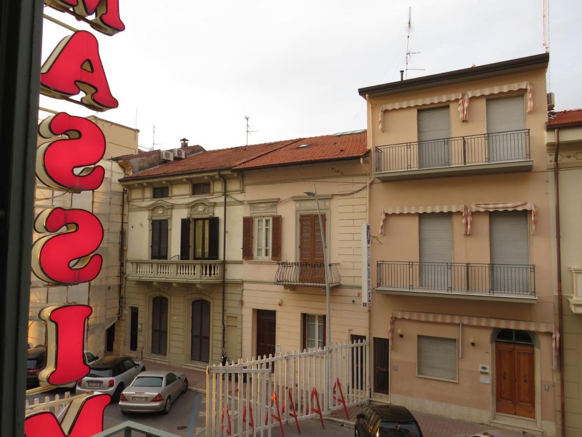 Hotel Massimo Viareggio Esterno foto