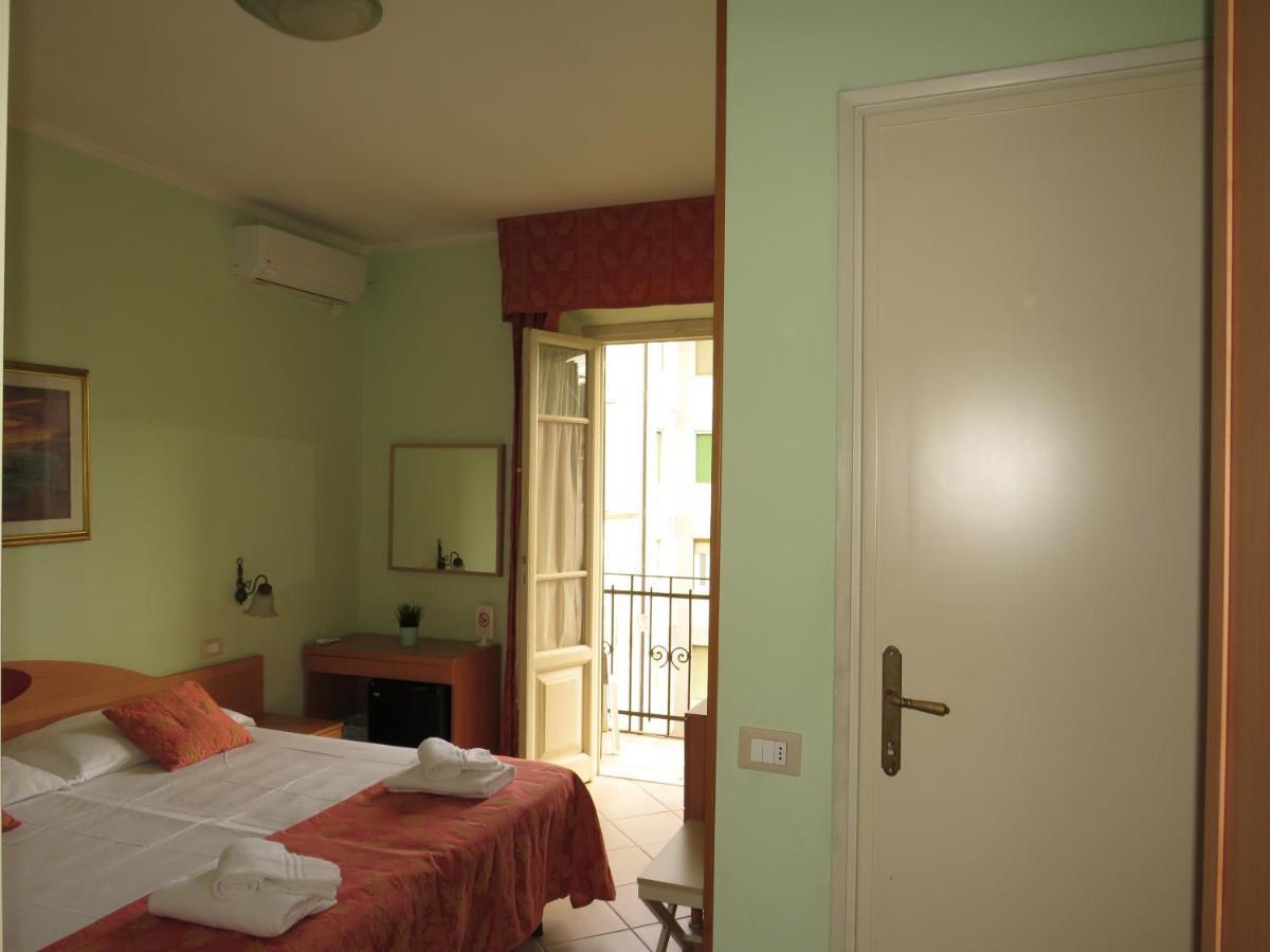 Hotel Massimo Viareggio Esterno foto