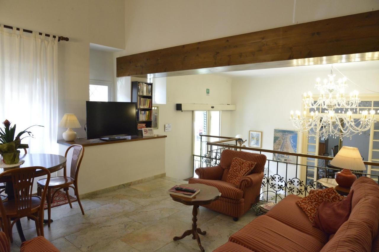Hotel Massimo Viareggio Esterno foto