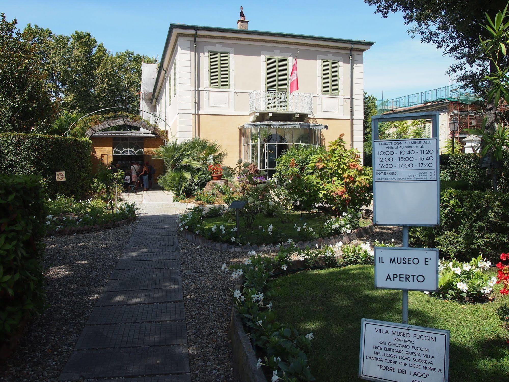 Hotel Massimo Viareggio Esterno foto
