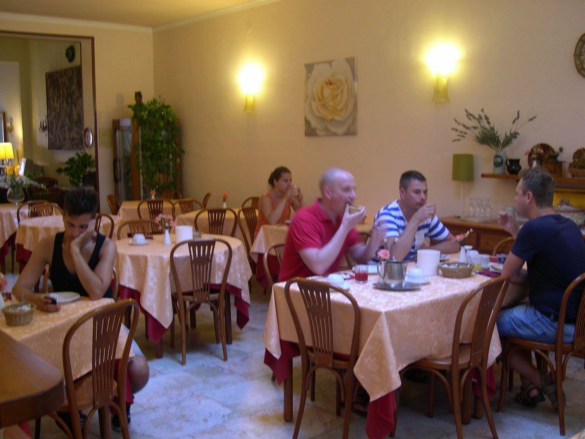 Hotel Massimo Viareggio Esterno foto