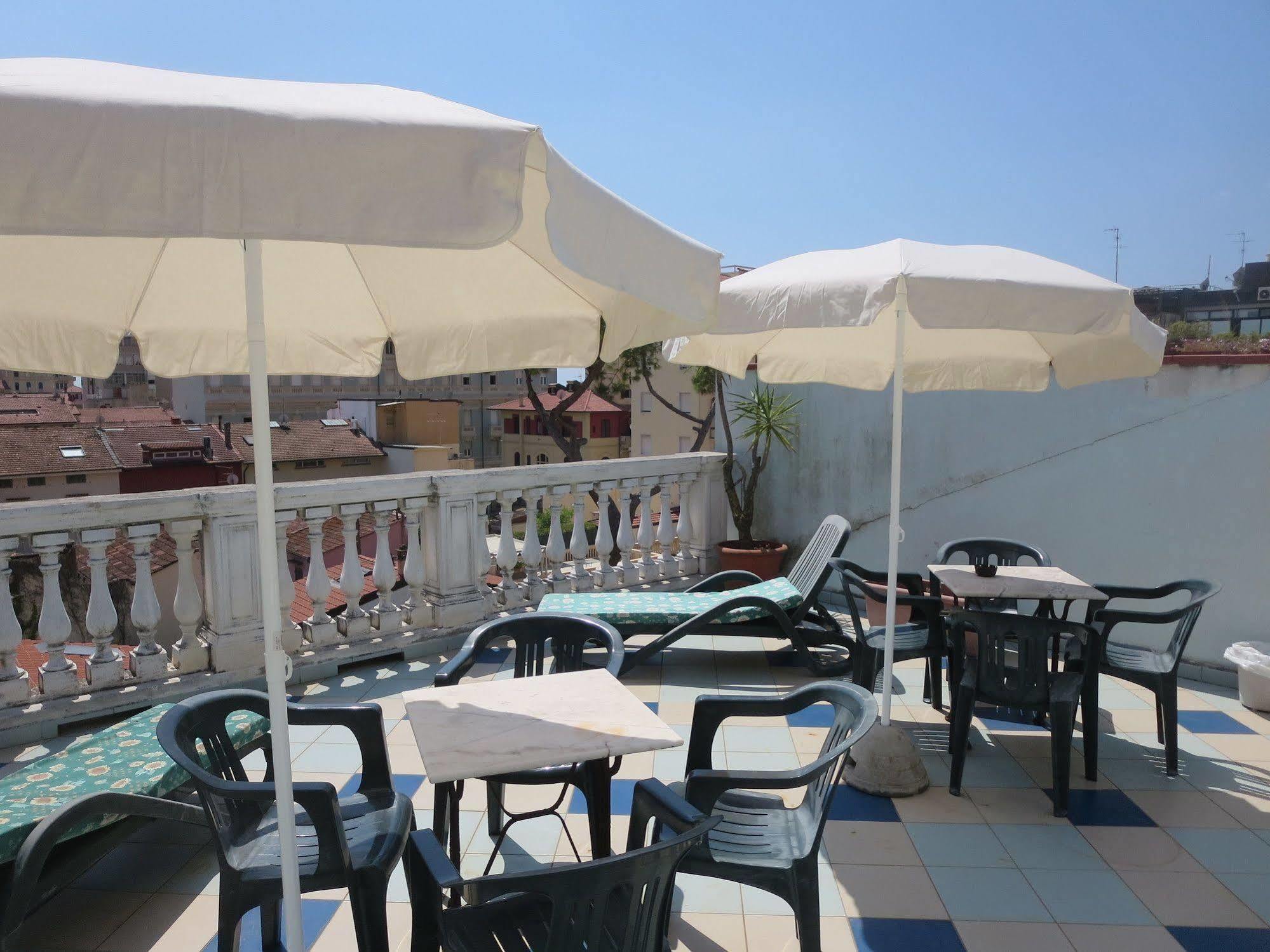 Hotel Massimo Viareggio Esterno foto
