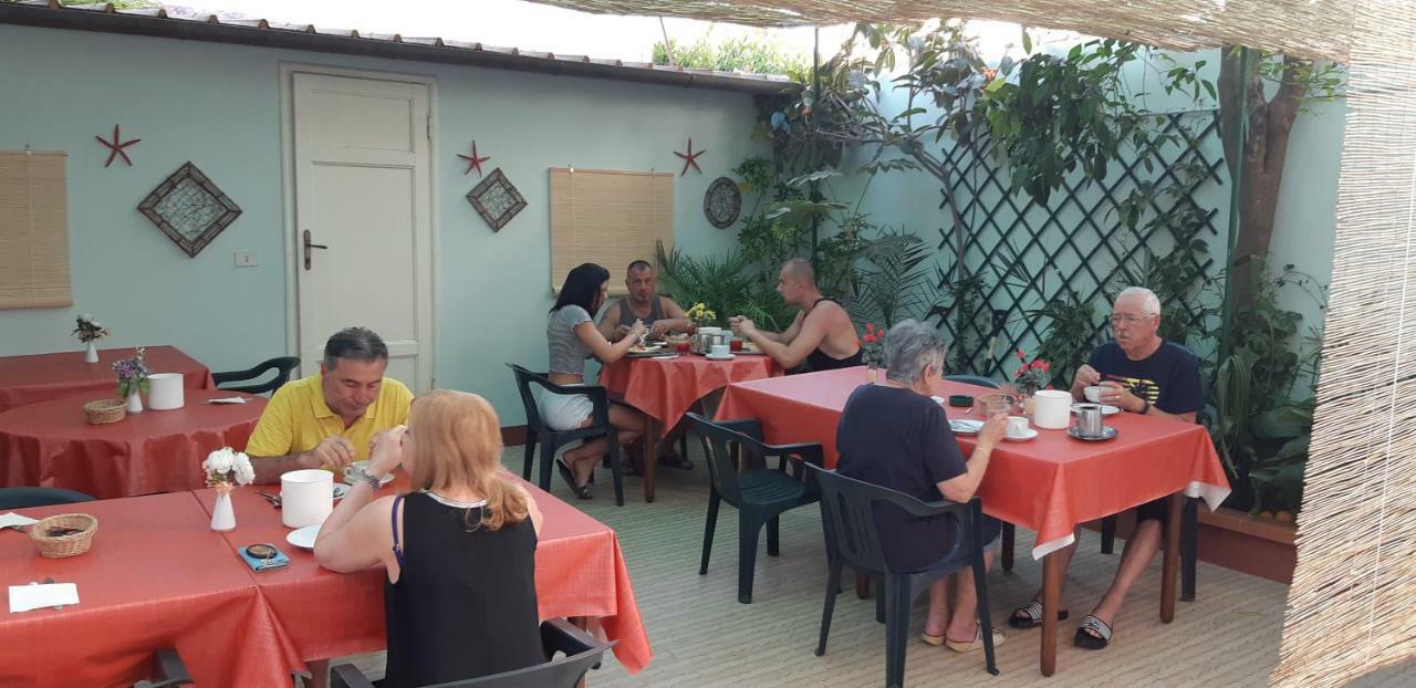 Hotel Massimo Viareggio Esterno foto